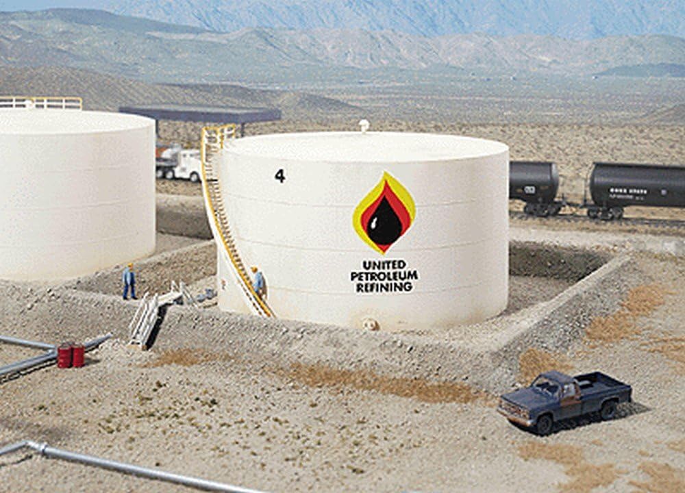 Walthers Cornerstone HO Scale Oil Storage Tank Wide Structure Kit