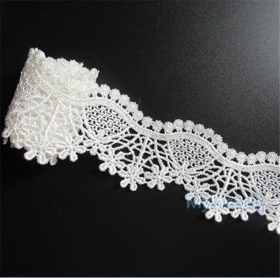 Gesticktes Spitzenband mit Perlen in Vintage-Stil, aus ...