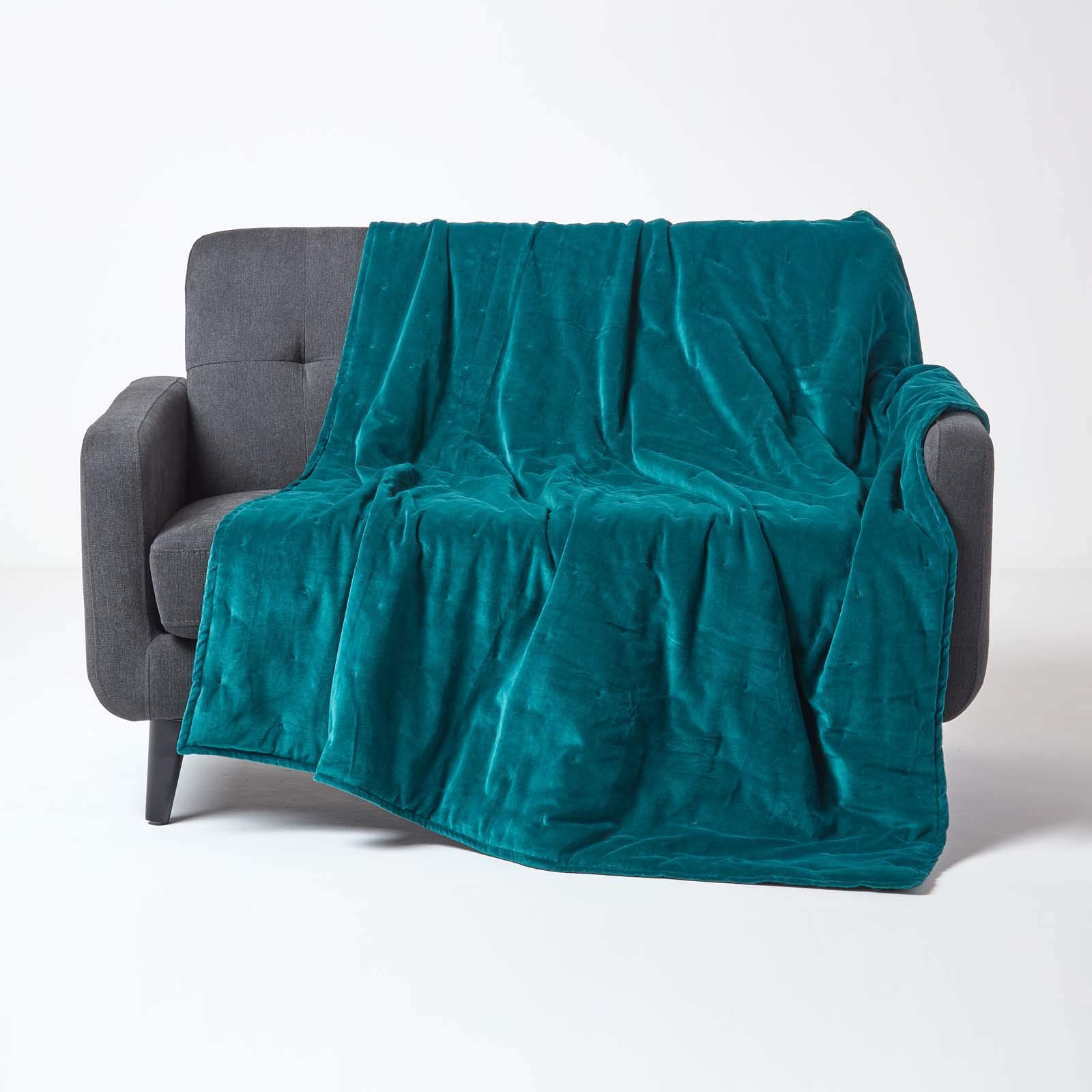HOMESCAPES Emerald Teal Green Velvet Throw Super Soft Thick Cotton Velvet Blanket with Handwoven Embroidered Dots & Thick Quilting Reversible Bedspread Cosy and Warm Bed Sofa Throw 125 x 150 cm