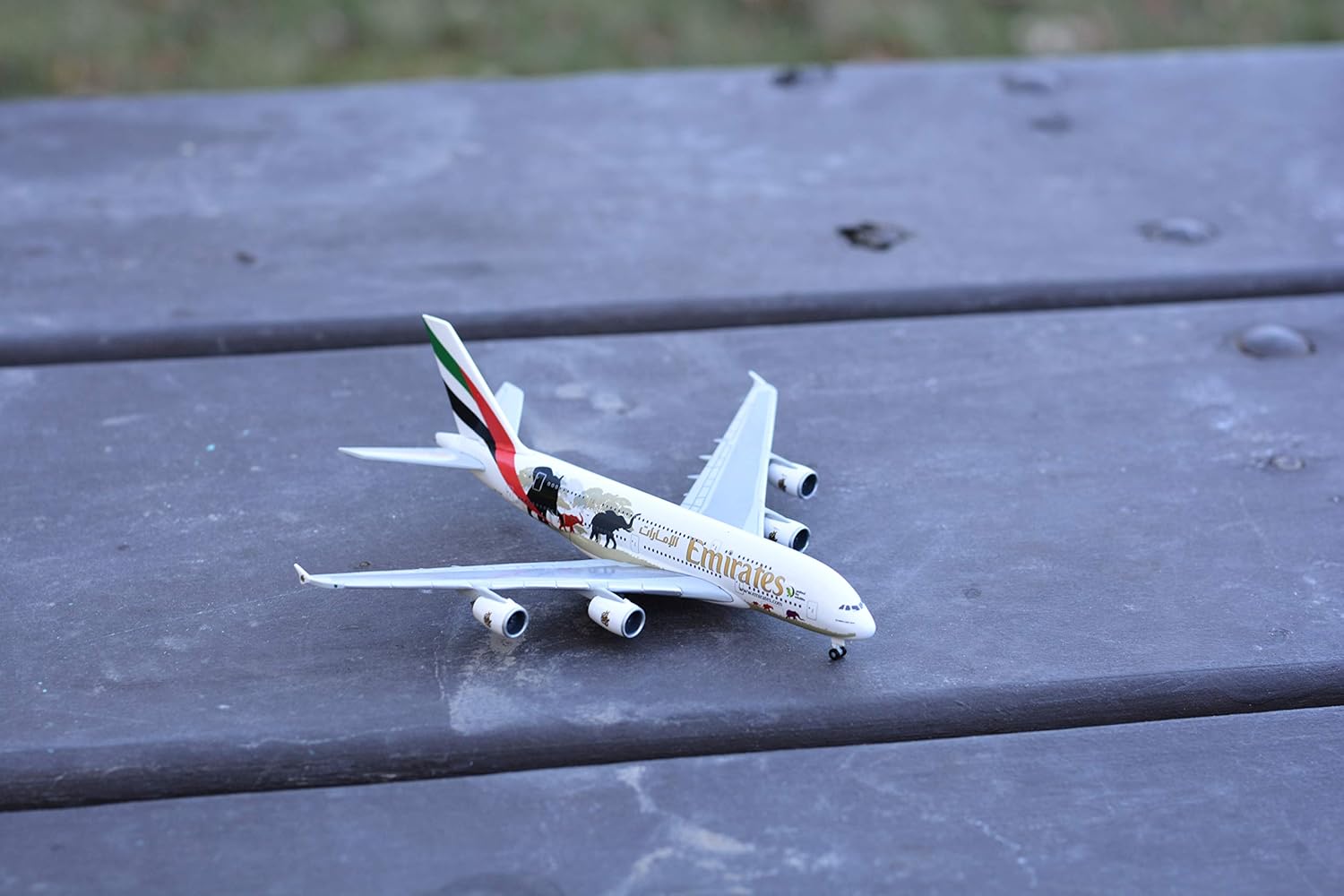 herpa 532723 (No.2) Emirates' Airbus A380 United for Wildlife (No. 2), multi-coloured - Image 3