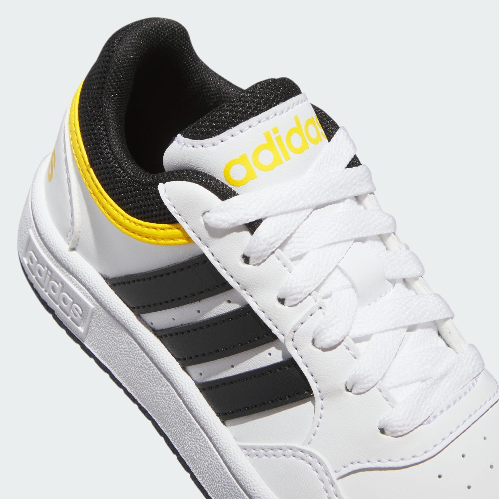 Adidas Unisex Kinder Hoops Shoes, Cloud White/Core Black/Bold Gold, 30 1/2 EU 8