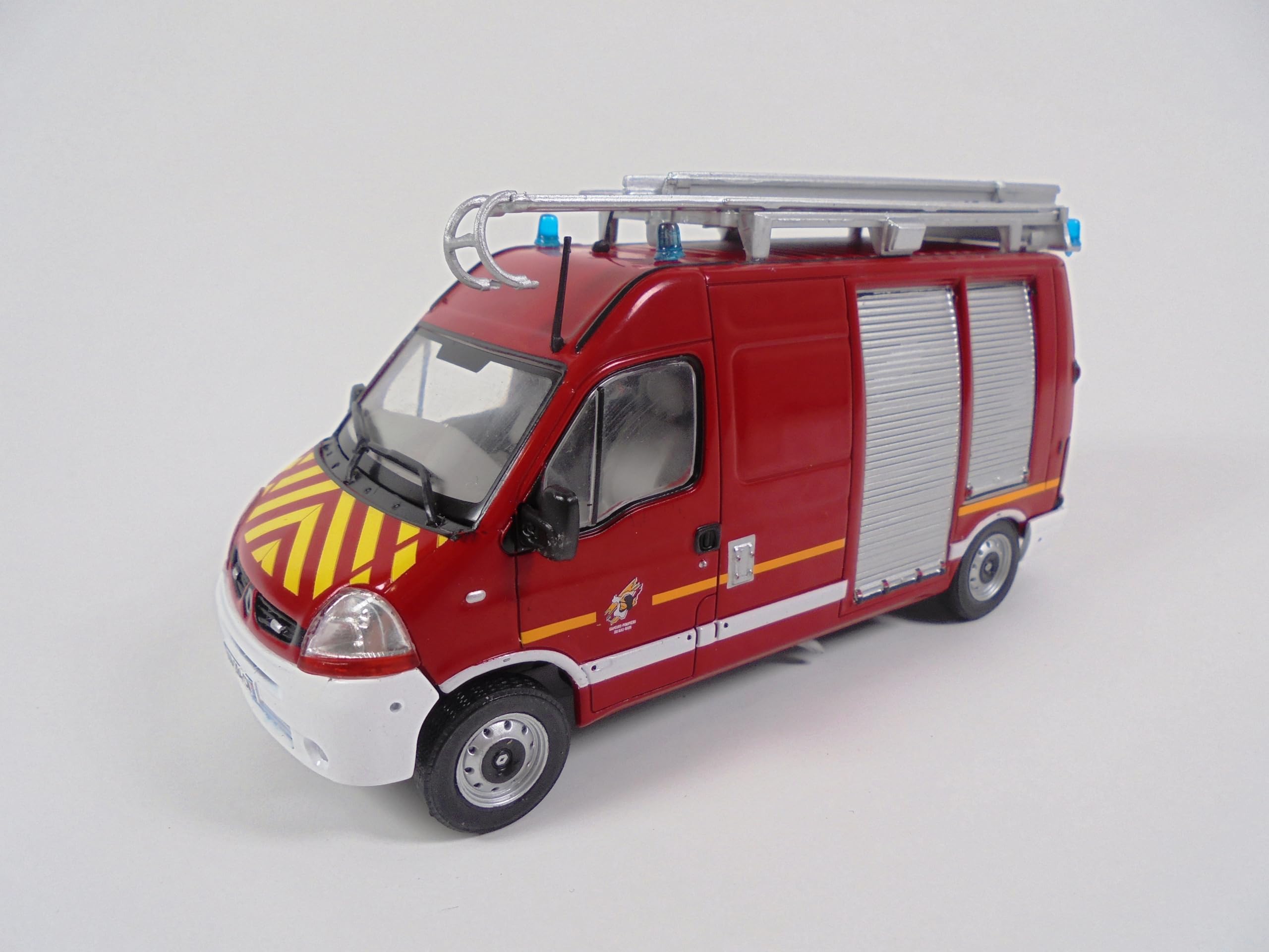 OPO 10 - Fire Truck 1/43 Renault Master Emergency Van - Light Firefighter Vehicle Hachette CPL31