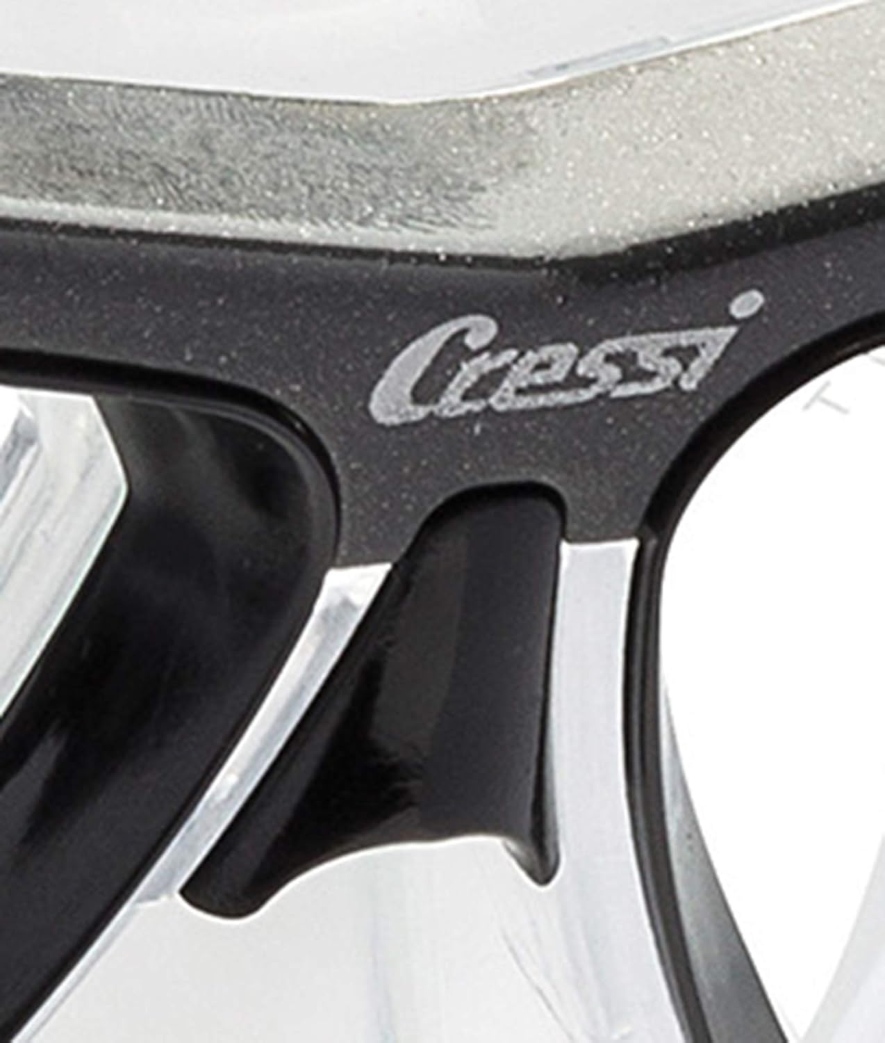 First Dive Mask with Inclined Lenses for Scuba Diving - optical lenses available | FOCUS made by Cressi: quality since 1946