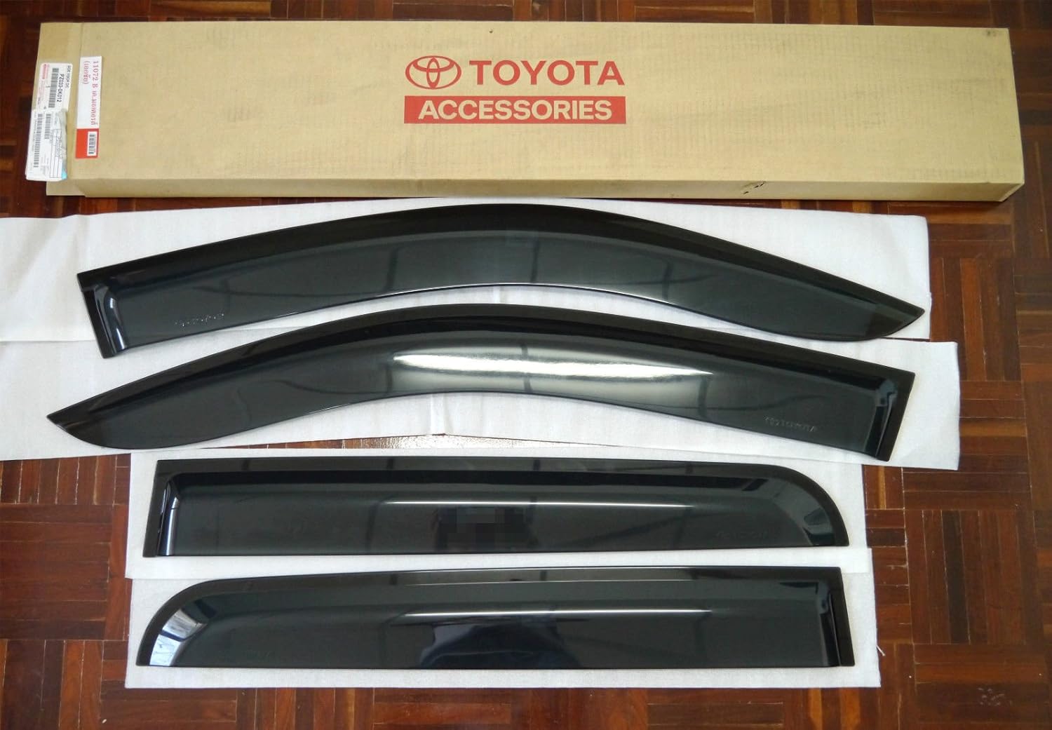 Genuine Wind Shield Weathershield Toyota Hilux Ute 0513 4 Doors Vigo