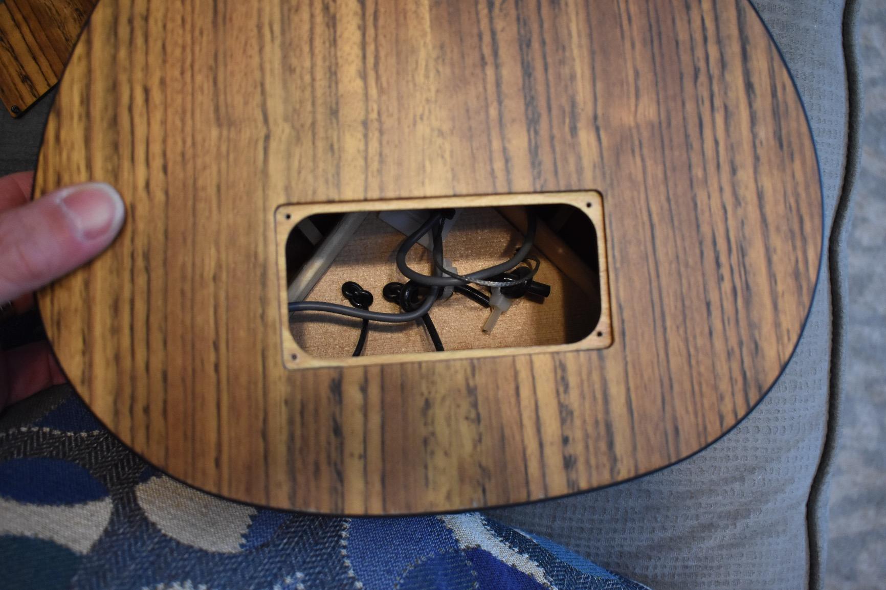 26/mo Finance Hadean Acoustic Electric Bass Ukulele UKB23C Cutaway