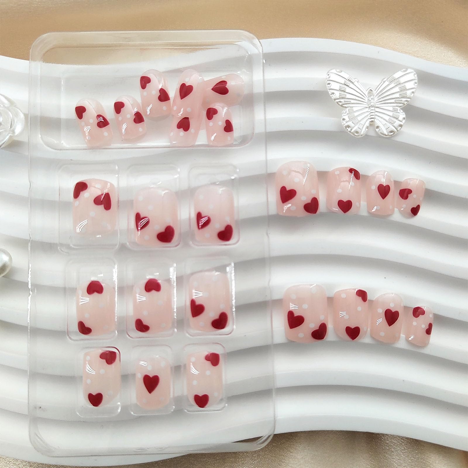 Press on Nails Short Square Fake Nails with Heart Designs Short Nails Press ons for Women Light Pink Full Cover Acrylic Glue on Nails 24 Pcs - Image 4