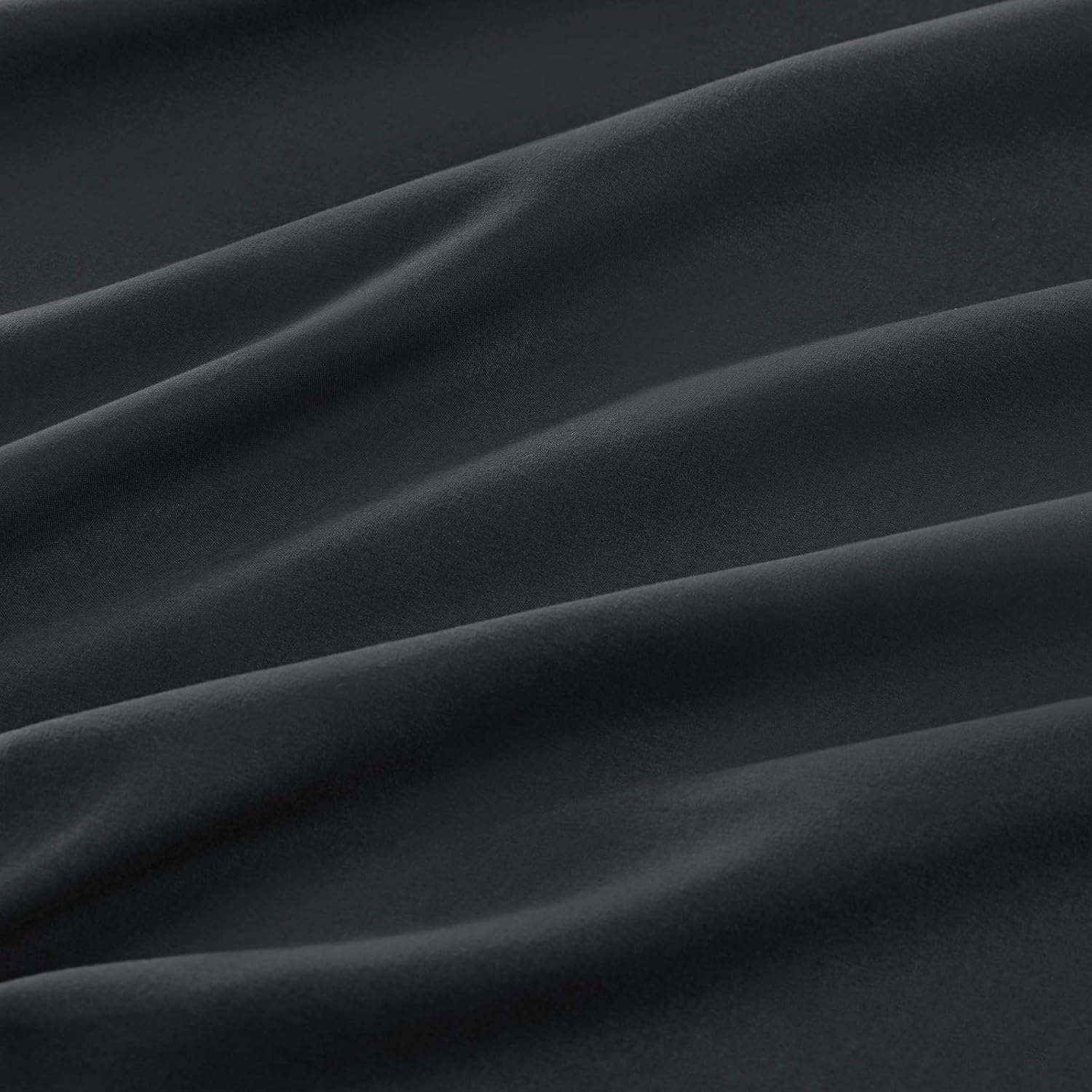SHALALA NEW YORK Bed Sheet Set (4 Piece) - Soft Brushed Microfiber – Wrinkle Free and Hypoallergenic - 1 Fitted Sheet (14 Inch Deep Pocket) 1 Flat Sheet 2 Matching Pillowcases (Black, Queen): Home & Kitchen