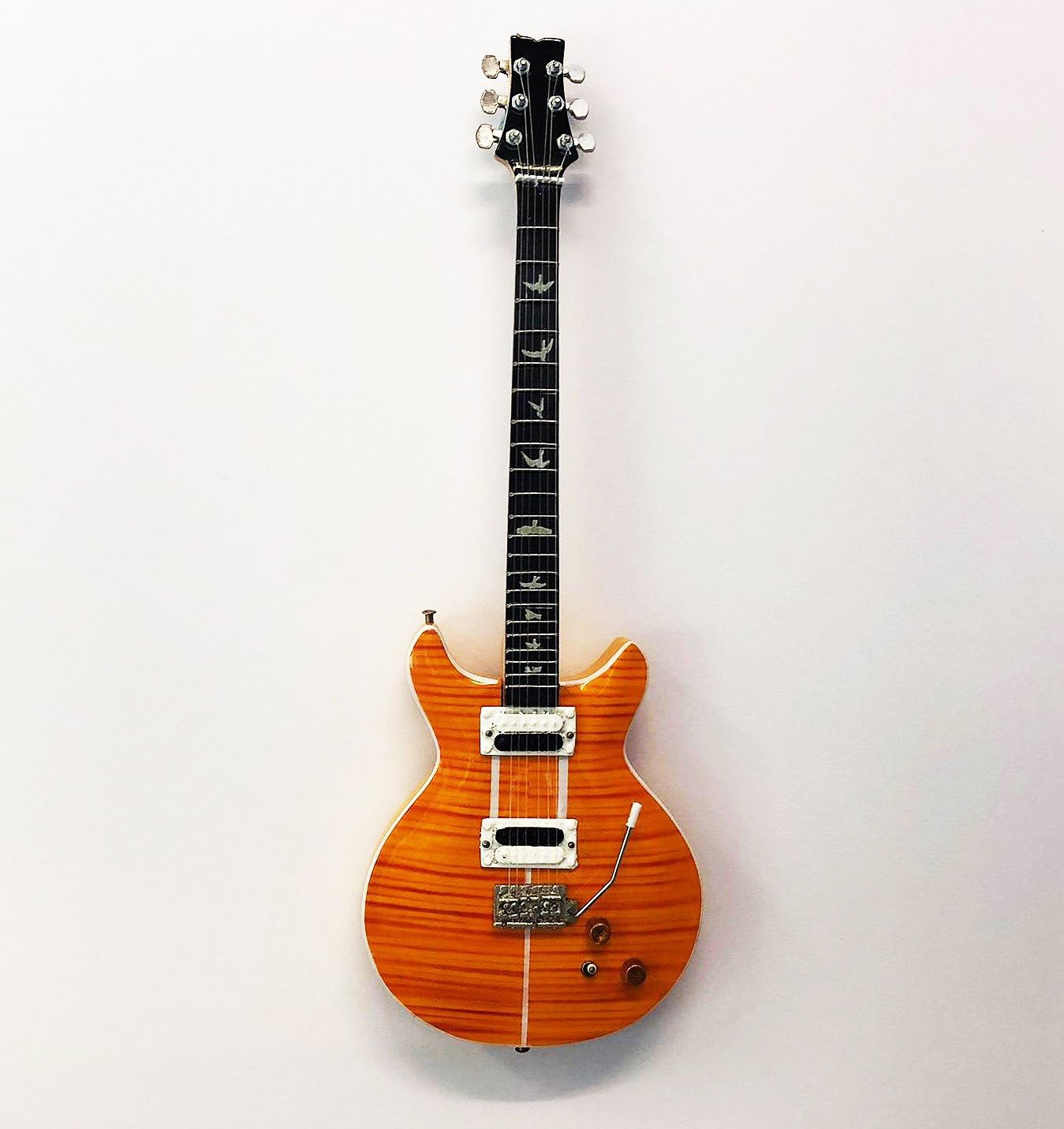 Axman Carlos Santana (Santana), Supernatural: Miniature Guitar Replica, Music Gifts, Handmade Ornamental 1/4 Scale - Image 3