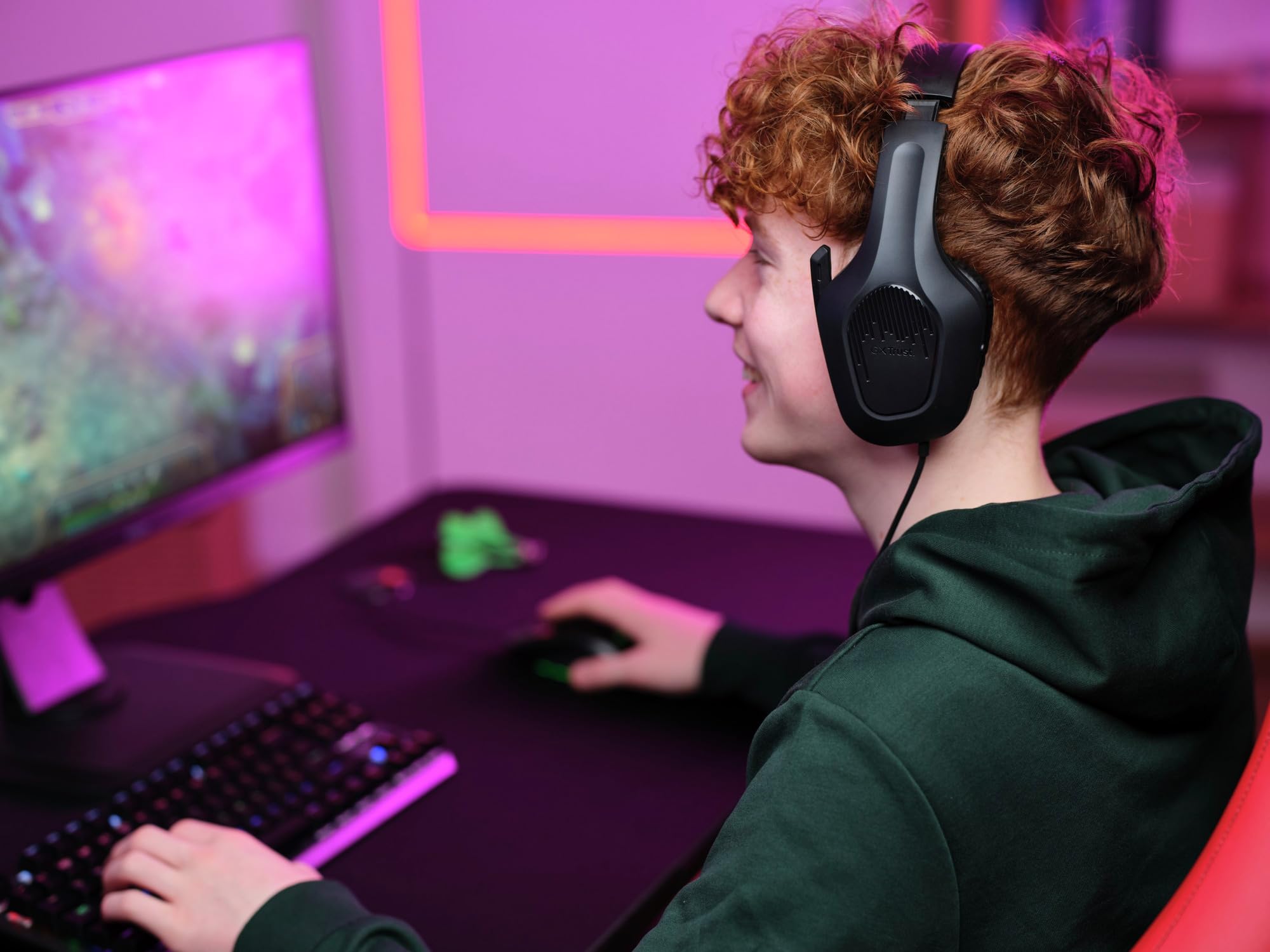 Trust Gaming GXT 415 Zirox Leichtes Gaming Headset mit 50-mm-Treiber für PC, Xbox, PS4, PS5, Switch, Mobile, 2-m-Kabel, 3,5-mm-Audioanschluss, Over-Ear Kopfhörer mit Kabel - Schwarz 7