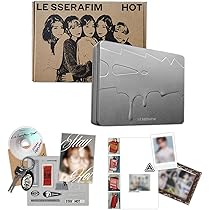 LE SSERAFIMフーディーLサイズ未使用品＋トレカ5枚セット LE SSERAFIM