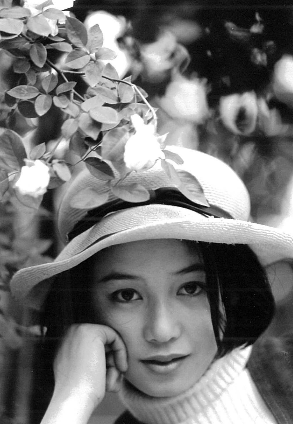 ひし美ゆり子写真集 Yuriko 1967 73 Evergreen 本 通販 Amazon