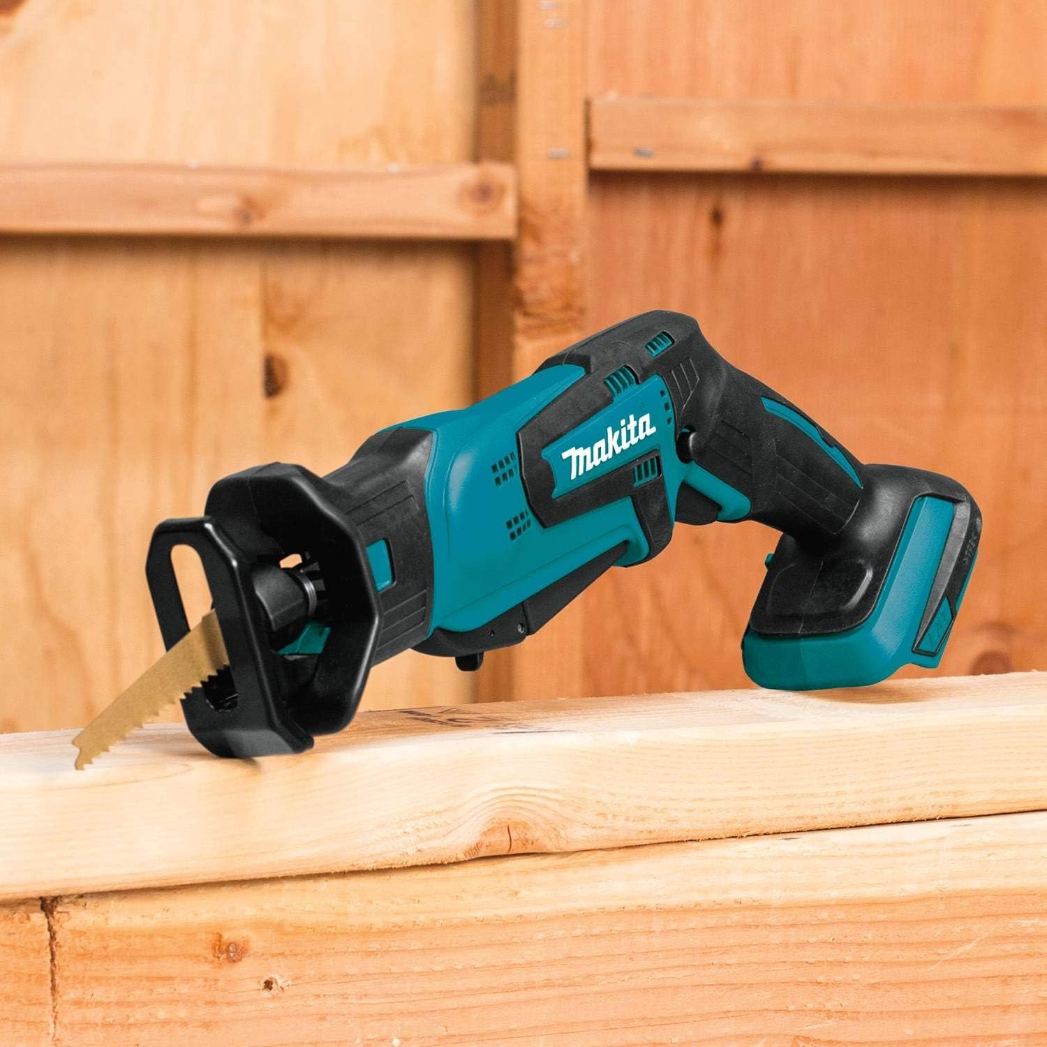Makita XRJ01Z 18-Volt LXT Lithium-Ion Cordless Compact Reciprocating Saw (Tool Only, No Battery), Bare Tool - - 