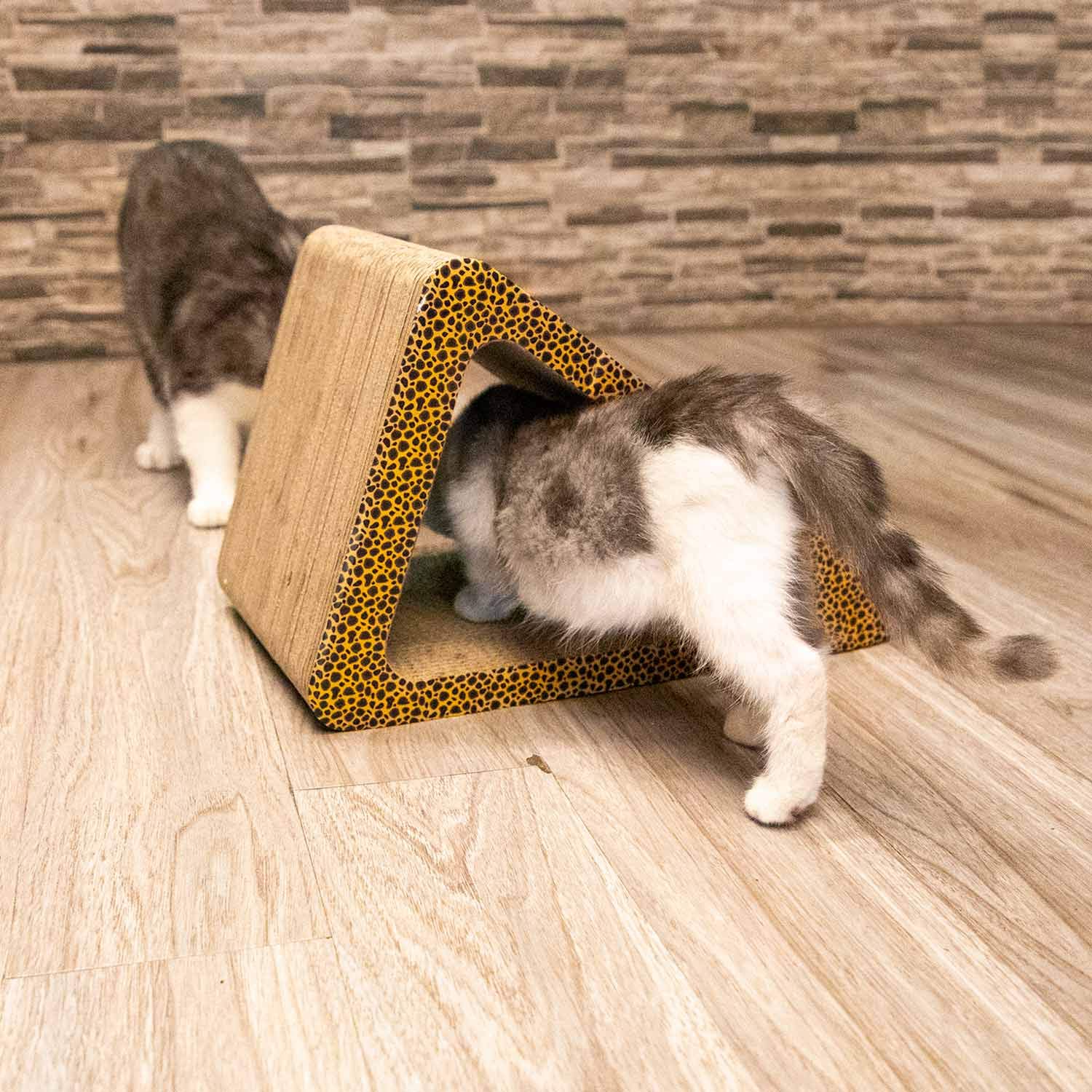 ZENEZ Cat Scratching Posts, 3-Sided Vertical Cat Scratcher Scratching Board Triangle Angles Cardboard