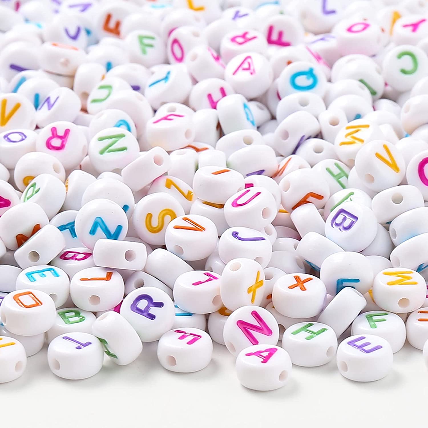 HERZWILD Colorful Letter Beads 1000 Pieces Acrylic Round Bead Mixed White Bead with Colorful Letters A-Z Round Beads for Bracelet, Choker, Jewellery Crafts. (Color White) — image 1