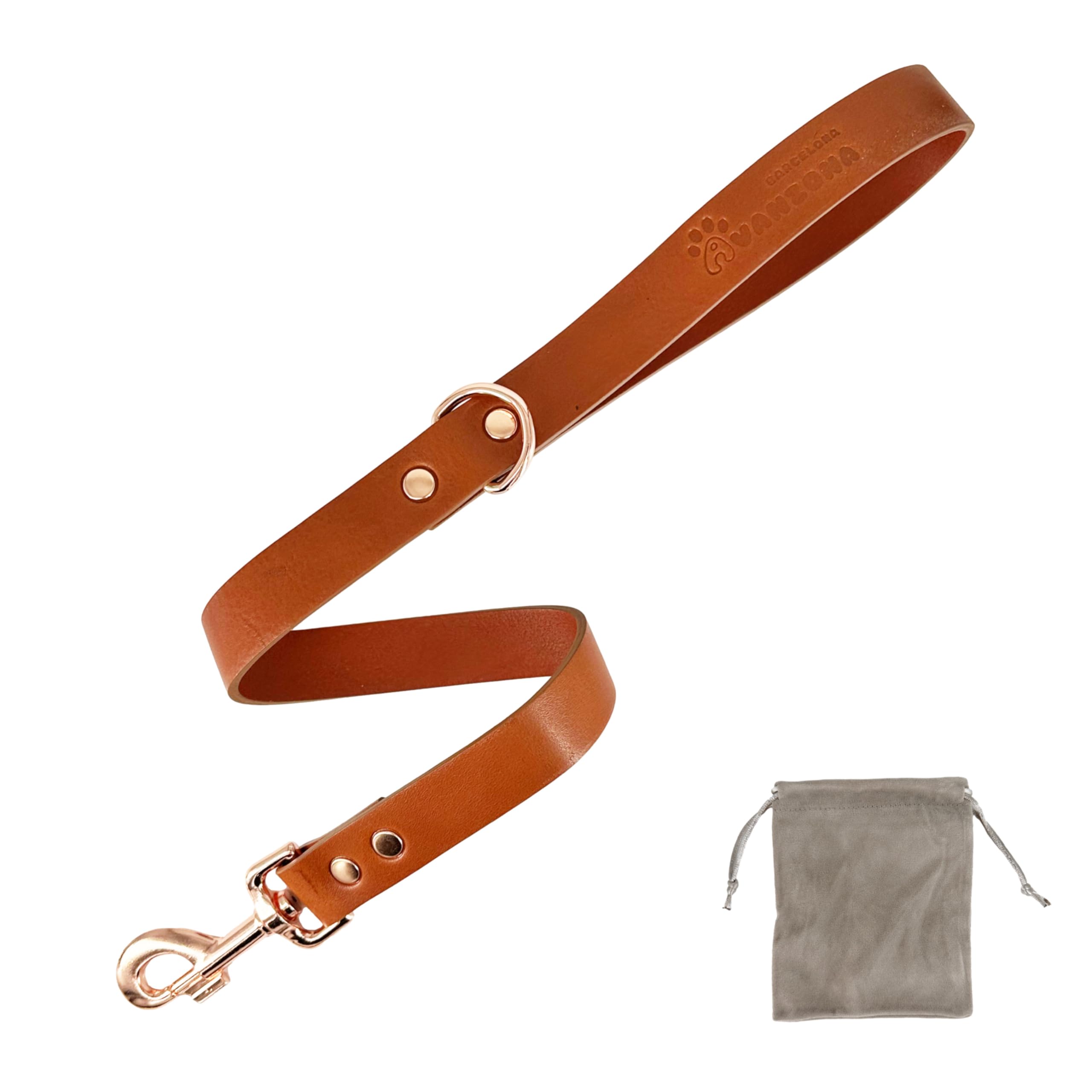 Handcrafted full-grain leather dog leash, handmade in Spain, for small, medium, and large dogs.