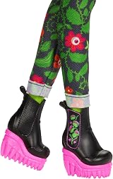 Monster High Fearbook Venus McFlytrap Doll with Yearbook Accessory Set view 3