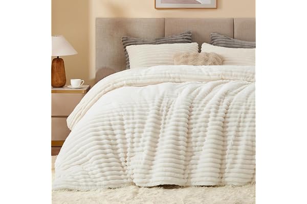 BEDELITE Fleece Queen Comforter Set 3 Pieces, All Season Soft Fluffy White Bedding Set, Fuzzy Warm Comforter, Bedding with 2