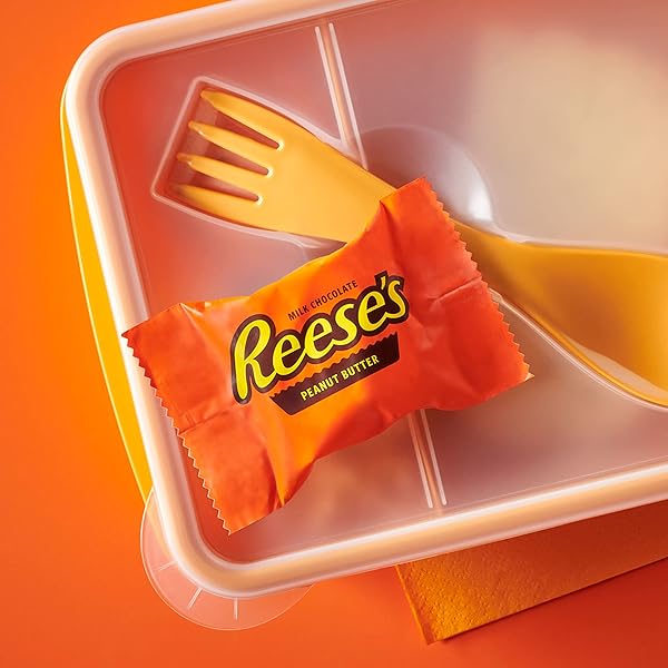 REESE’S MILK CHOCOLATE SNACK SIZE PEANUT BUTTER CUPS, CANDY PANTRY PACK, 13.75 OZ (25 PIECES)