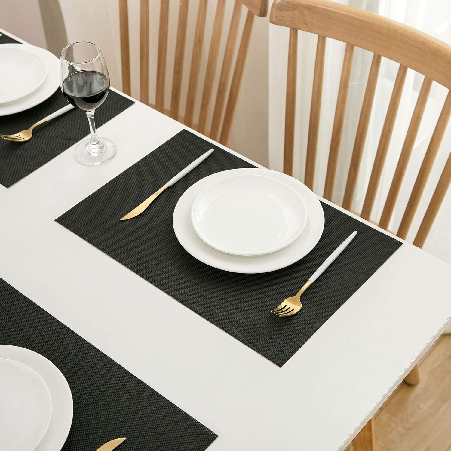 Placemats Place Mat Black Table Mats Set of 6 Non Slip Easy to Clean Wipeable Crossweave Woven Vinyl Washable Place Mats for Dining Kitchen Restaurant Table: Home & Kitchen