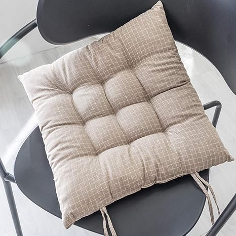 Amazon Co Jp シートクッション 6点 4点 セット ストラップ付 滑り止め 厚手 椅子クッション 店 車用 畳 オフィス フロアクッション 可愛い 背もたれ 低反発 四角 座布団 おしゃれ 柔らかい ふわふわ 35cm 40cm ホーム キッチン