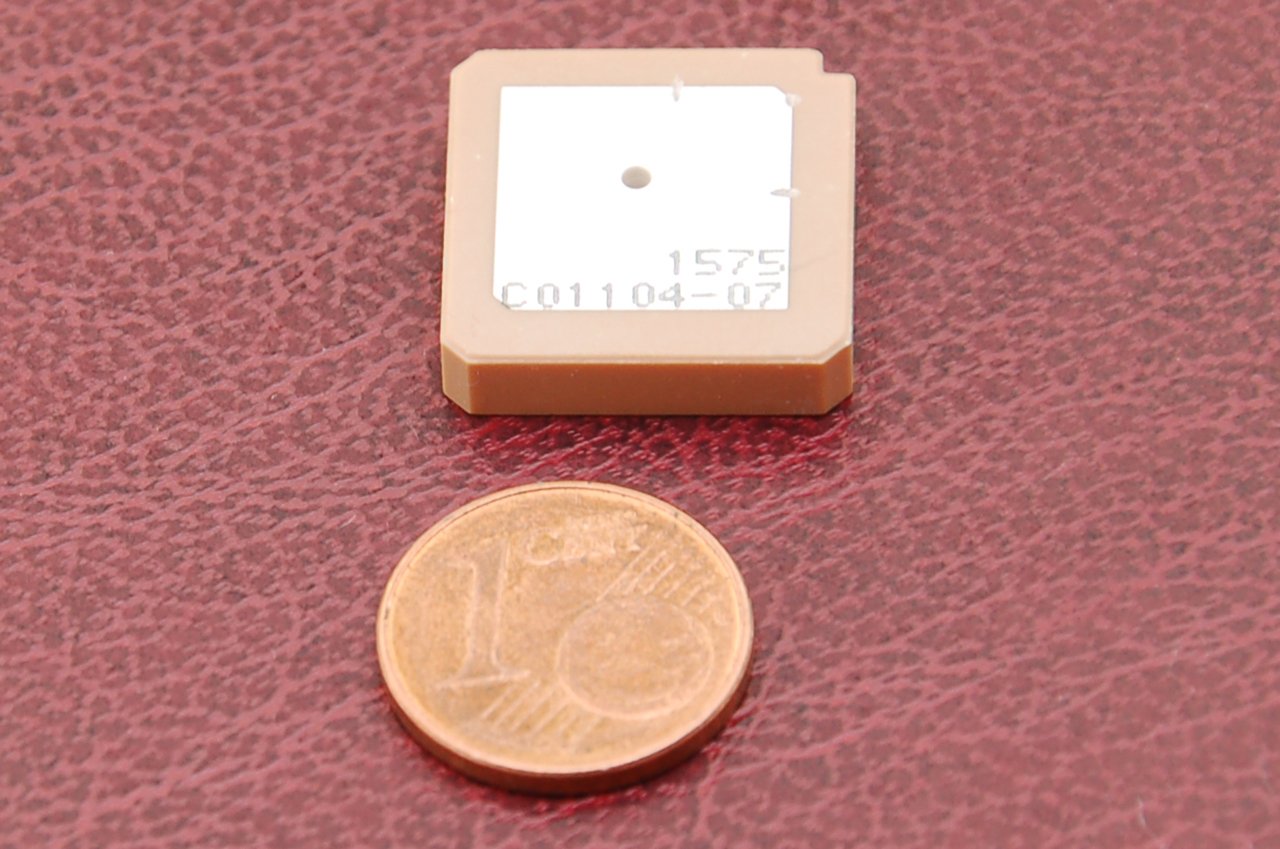 Alda PQ Antenna for use in SMD technology for GPS