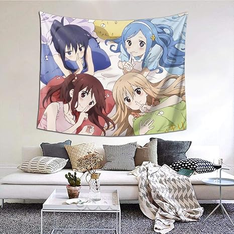 Amazon Co Jp 一の楽 うまるちゃん タペストリー インテリア 壁掛け アニメ かわいい 自宅やお店の装飾 家 リビングルーム ベッドルーム 部屋 おしゃれ飾り 多機能 飾り布 新居祝い 個性ギフト 縦型タペストリー 152x130cm ホーム キッチン