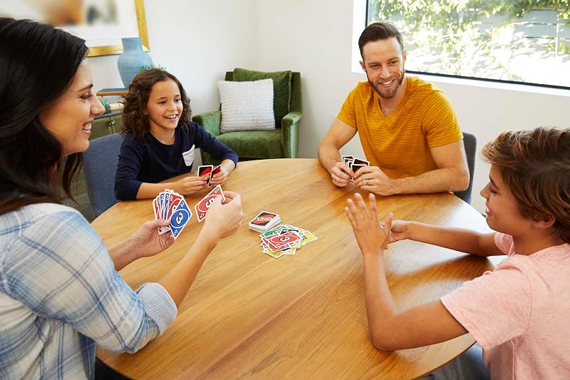 Mattel games uno original - jogo de cartas para família - clássico - baralho multicolorido de 112 cartas - para 2 a 10 jogadores - para crianças e adultos - presente para maiores de 7 anos