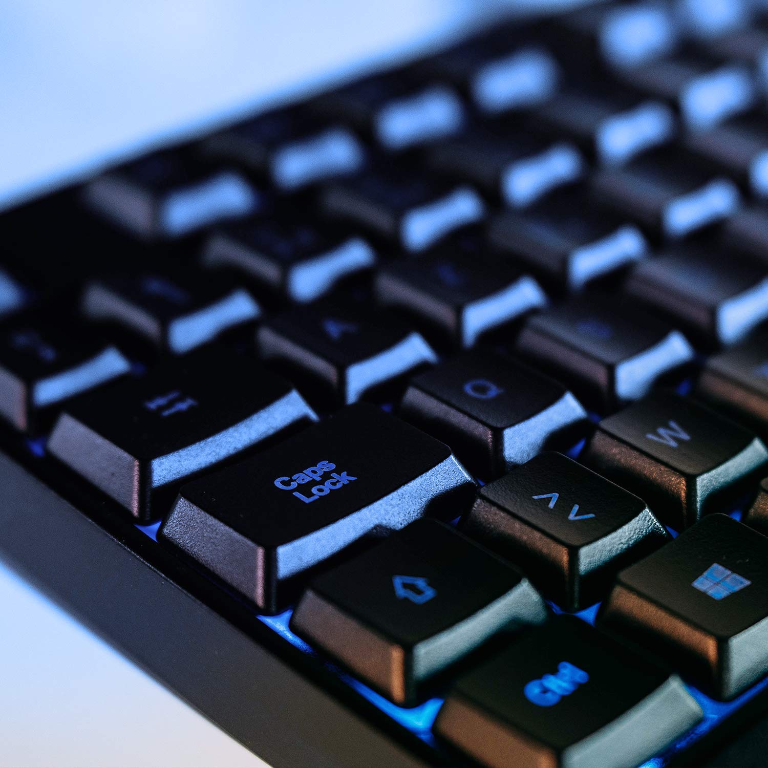 KLIM Chroma – USB RGB Gaming Keyboard, Wired PC Computer Keyboard, Membrane, Waterproof Durable, 2 ms Response, PS4/PS5 & Mac Compatible