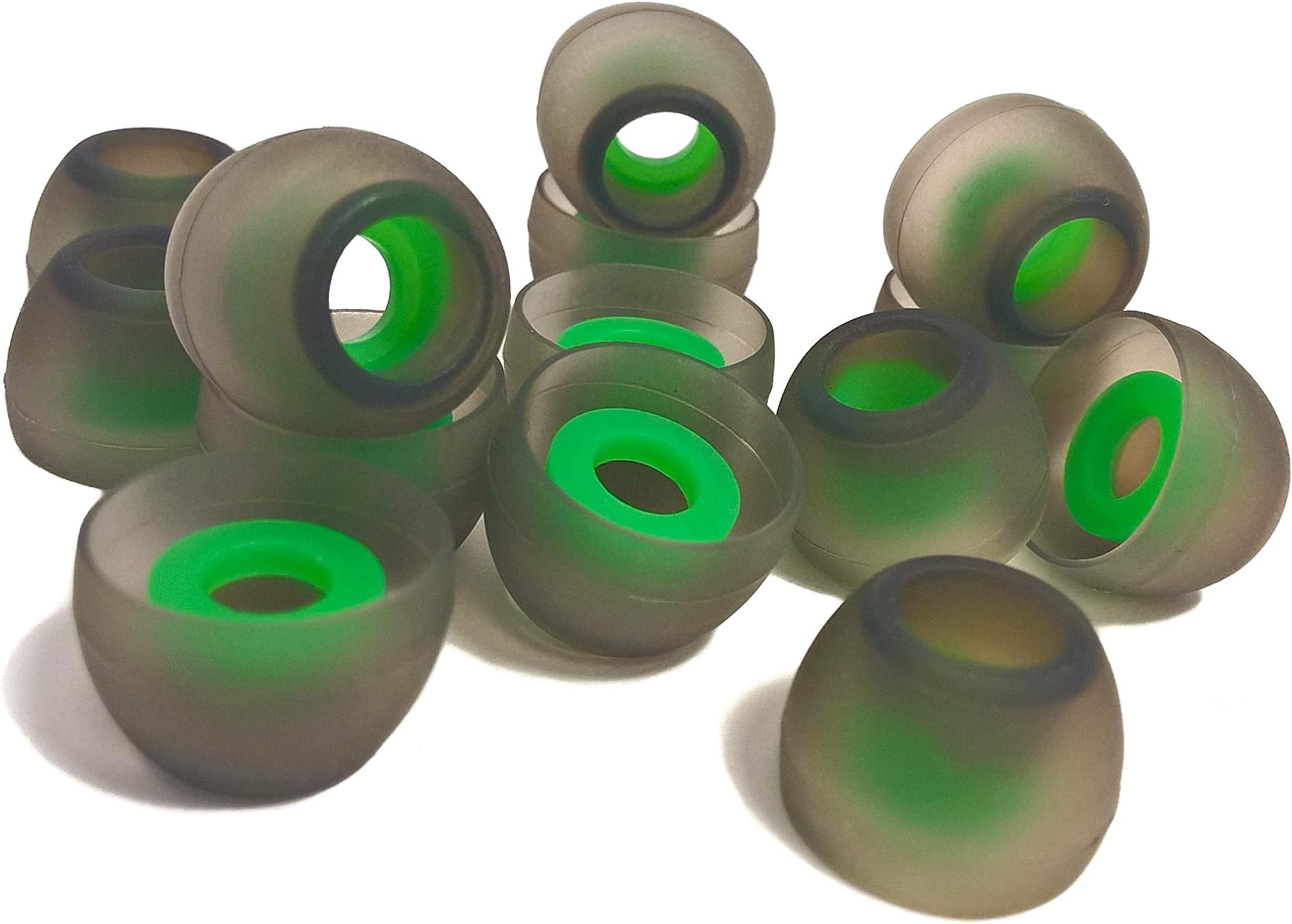 TCM silicone eartips {M - size} ♫ 7 Pairs of silicone Ear Pads ♫ Silicone Replacement Buds for In Ear Headphones. Reduces surrounding noise & improves sound. Internal size {4-7mm} offered by The Case Market