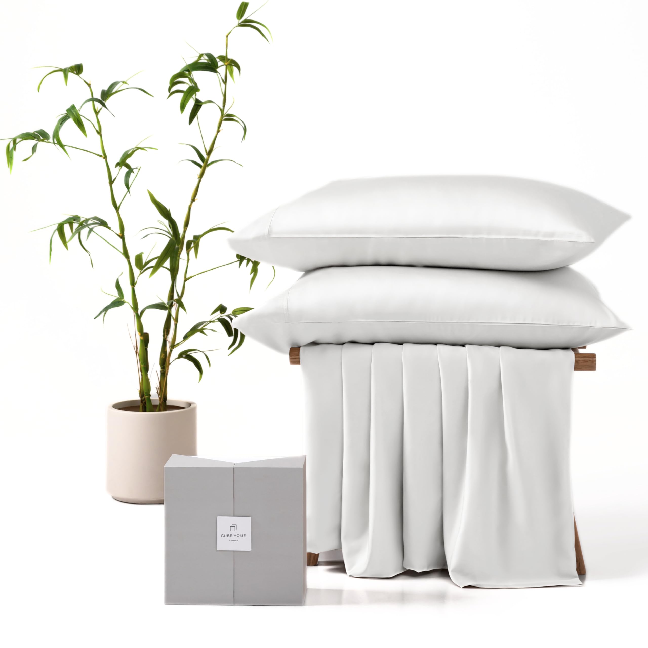 Cube Home - Luxury 3 pcs Bedding Set (200x200cm Duvet Cover + 2 75x50cm Pillowcases), 100% Natural Bamboo, Soft, Breathable, Anti-Allergy, Anti-Bacterial - Double Bed - White
