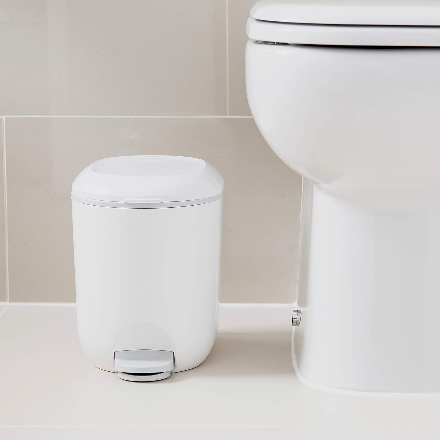 Addis 518503 Premium Deluxe Bathroom Pedal Bin with inner, 3.5 litre, White Grey, 29 x 18.5 x 23cm, White & Light Grey - Image 3
