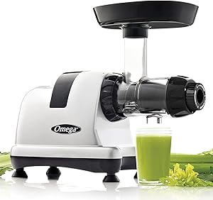 Omega MM900HDS Medical Medium Slow Masticating Celery Juicer High Juice Yield Adjustable Dial, 200-Watt, Silver