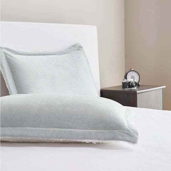 BEDSURE LUXURIOUS MICROMINK SHERPA LIGHT GREY QUEEN COMFORTER SET 3 PIECES – (1 COMFORTER 88X88 AND 2 PILLOWSHAMS), REVERSIBLE DOWN ALTERNATIVE COMFORTER, MACHINE WASHABLE