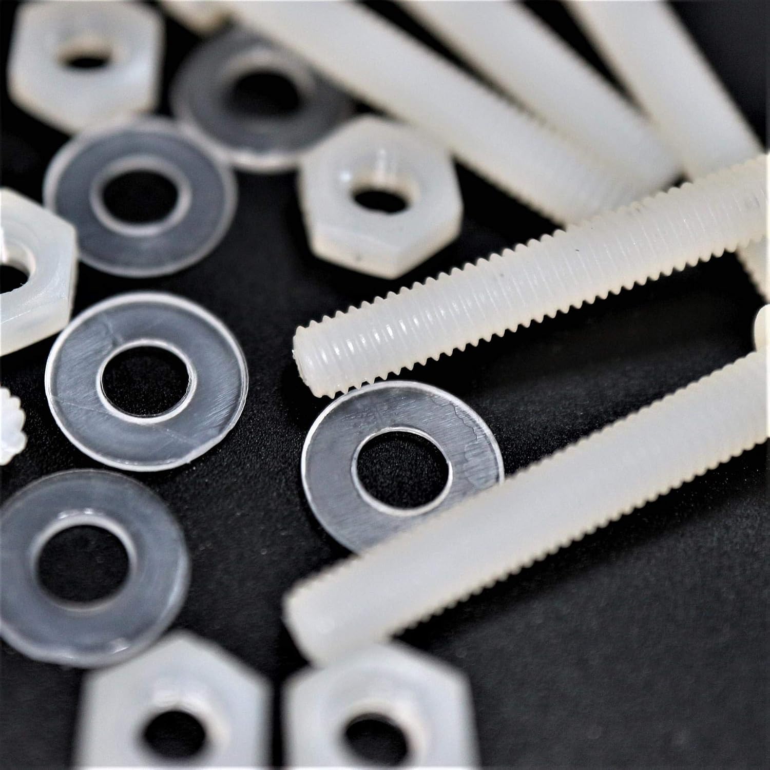 50 x Nylon Pan Head, Crosshead Plastic Machine Screws, M3 x 20mm, Plastic Bolts, Nuts & Washers, Natural - Image 3