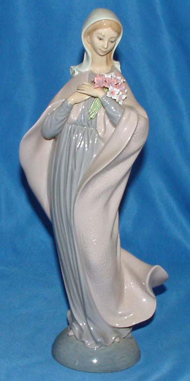 Lladro Figurine, 5171 Madonna with Flowers Home & Kitchen