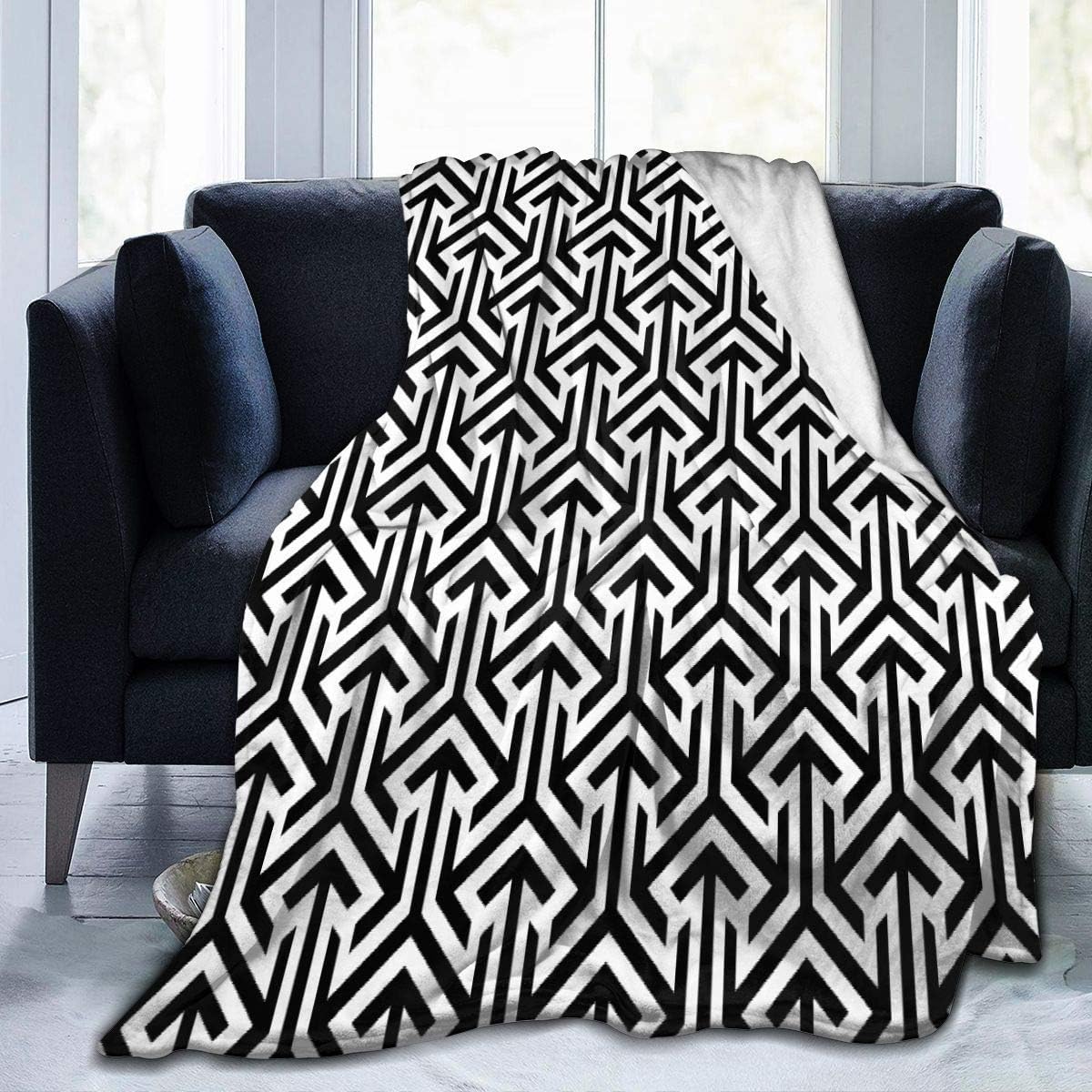 Geometric Black Lines Pattern Throw Blanket Ultra Soft Velvet