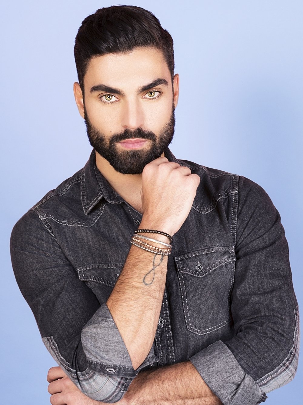 NAMANA Freundschafts-Armband mit Metall-Beads Unisex Perlenarmband mit verstellbarer schwarzer Schnur, für Sie und Ihn (Gold, Edelstahl)