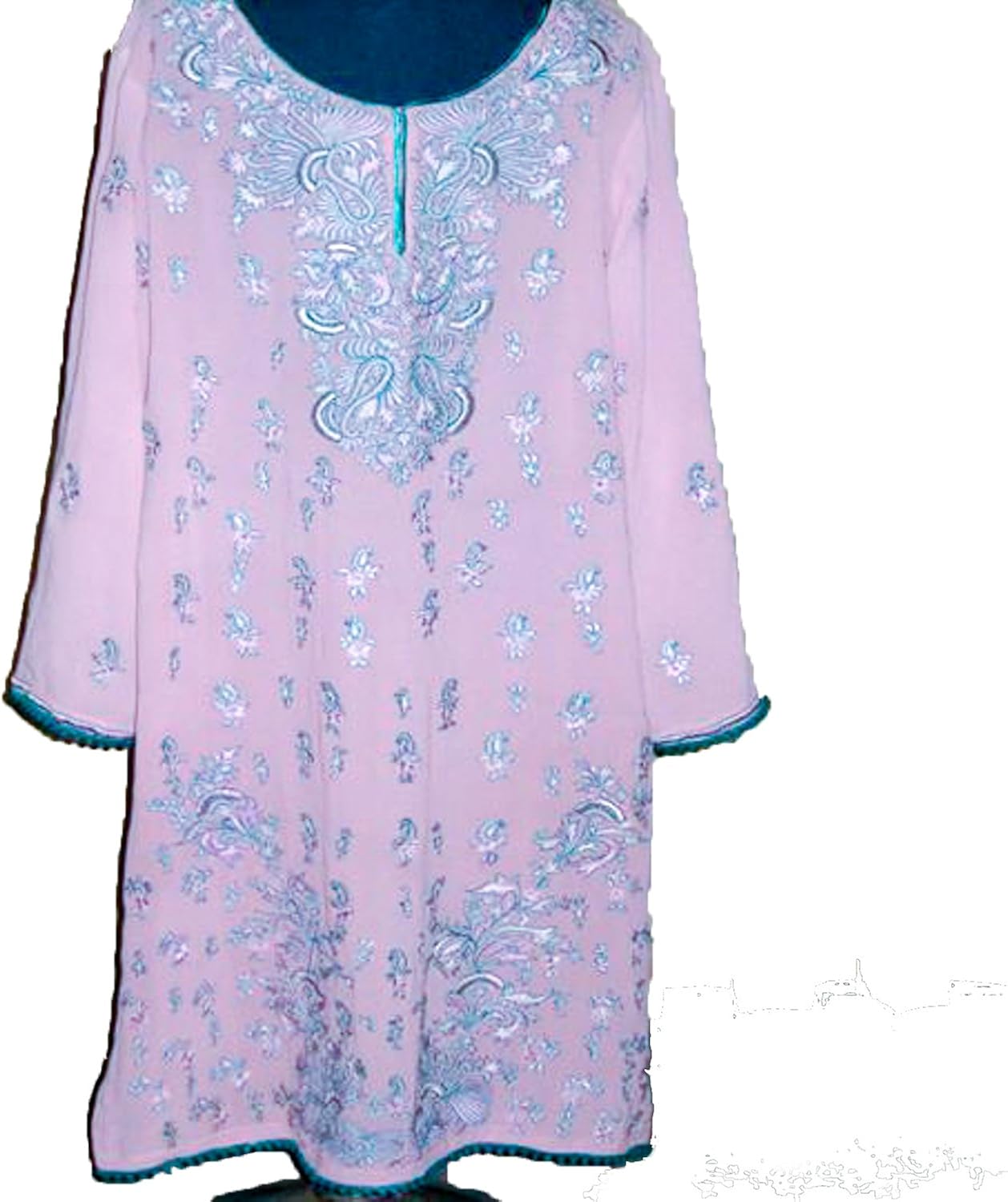 light pink shirt outfit women's