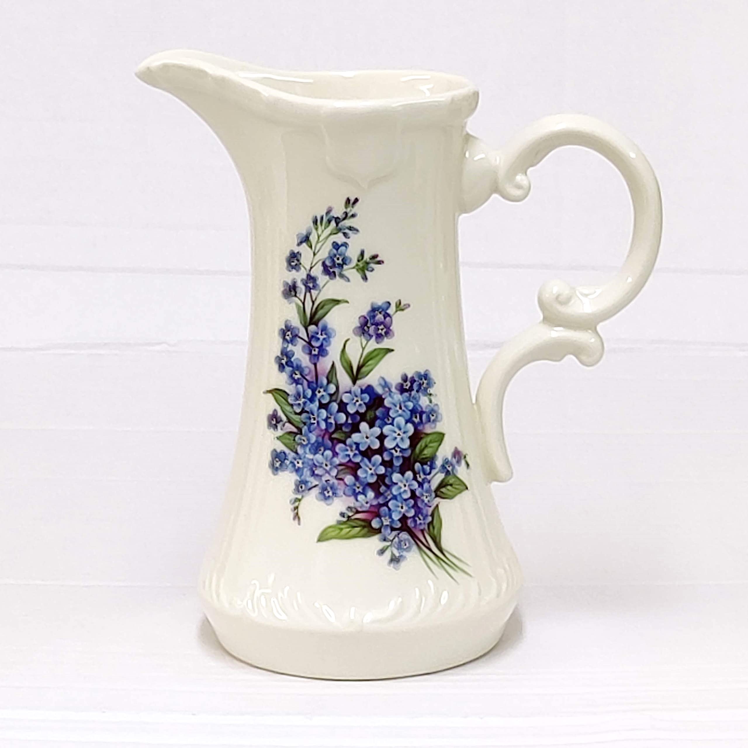 Classic Medium Jug - Forget-me-nots Design