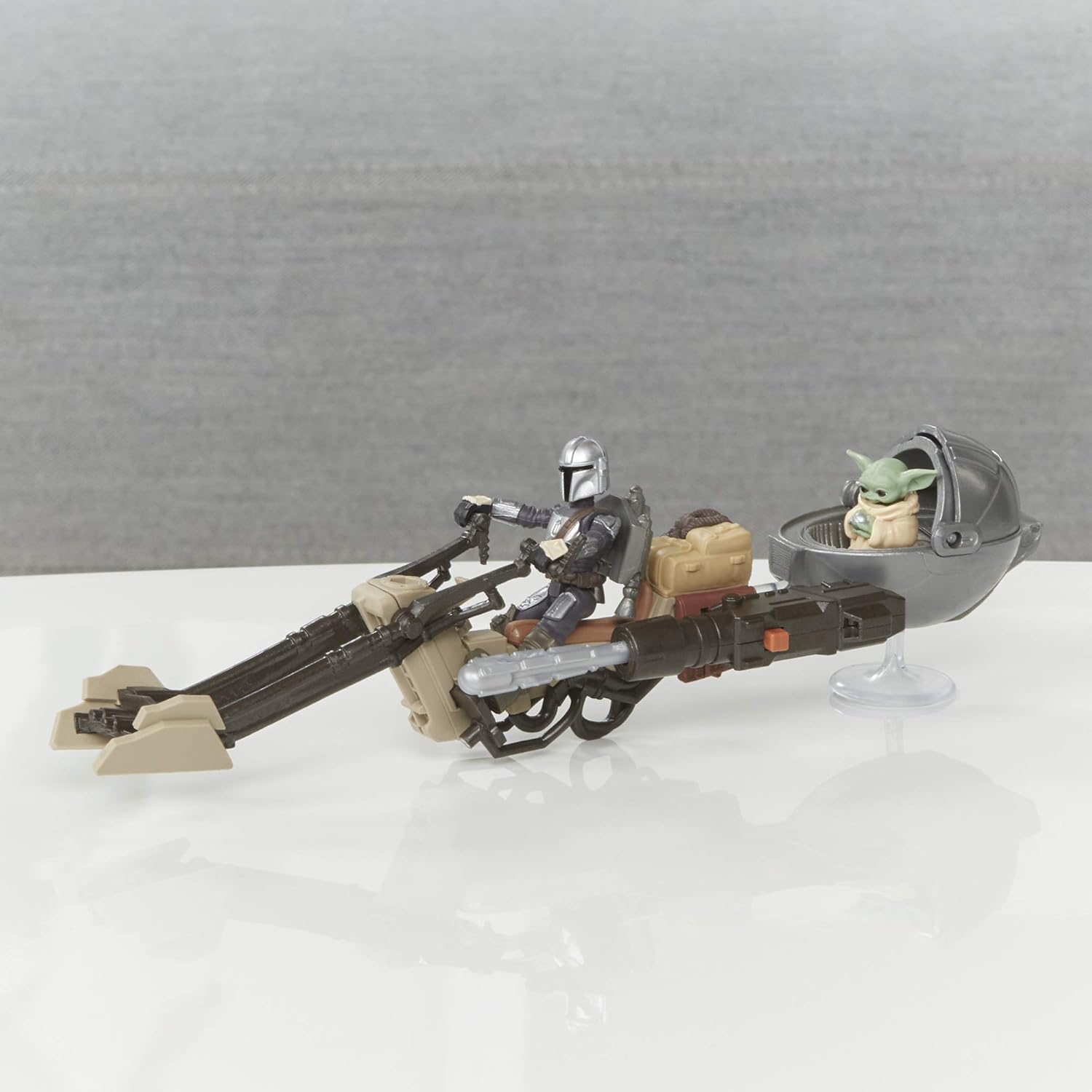 Star Wars Mission Fleet Expedition Class The Mandalorian The Child Battle for The Bounty 2.5-Inch-Scale Figures and Vehicle, Kids Ages 4 and Up: Toys & Games