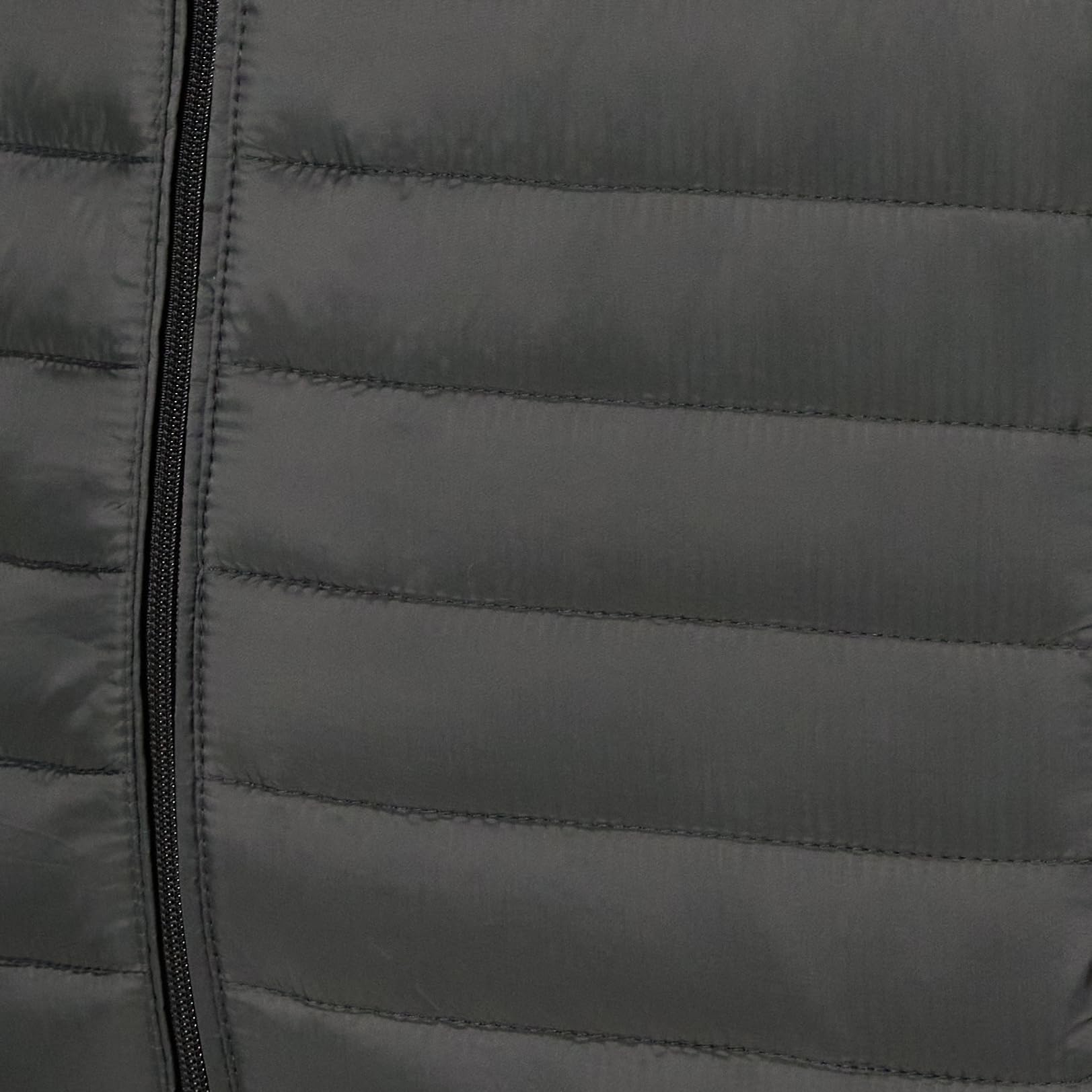 Amazon Essentials Men's Lightweight Water-Resistant Packable Puffer Vest