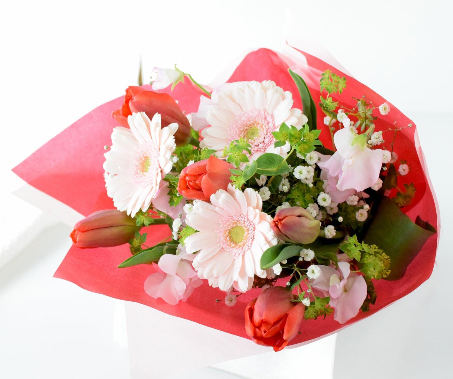 Amazon 花由 選べる3色 チューリップ5本のおめでとうブーケ 花束 レッド系 マケプレプライム便 3月25日までのお届け 花束 オンライン通販