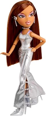 Bratz Charmz Yasmin Fashion Doll with Charm Bracelet and Accessories view 3