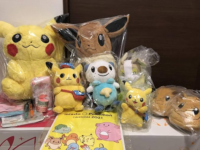 Amazon ピカピカボックス 21 14点 ワンパチ ブランケット ミジュマル モクロー ふわふわ おっきいぬいぐるみ ピカチュウ イーブイ スリッパ おもちゃ ホビー