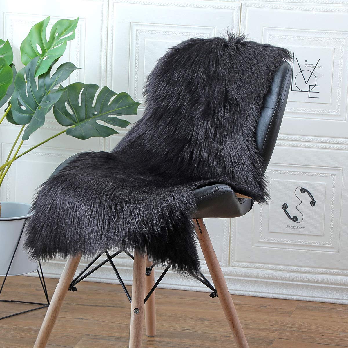 HLZDH Faux Fur Sheep Doormat Rug Non-Slip Luxurious Soft Artificial Wool Carpet for Living Room Bedroom Bathroom Sofa Chair Cushion (Black, 80 X 50 CM)