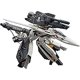 Hasegawa 1/72 Macross Series No.26 VF-1S / A Strike/Super Gau~oku Valkyrie | serves as an impressive display piece showcasing the distinctive design of the Strike/Super Gauoku Valkyrie variant