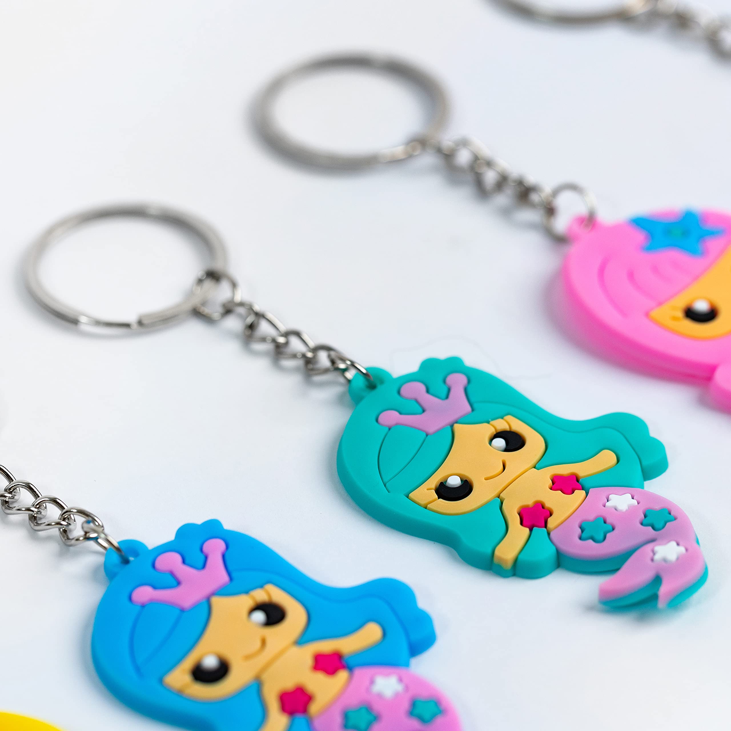 Toyseum 24 x Mermaid Keyrings, Ideal Girls Party Bag Fillers, Cute Toy Gifts and Favours for Sea Themed Parties, School Rewards and Prizes, Pack of 24