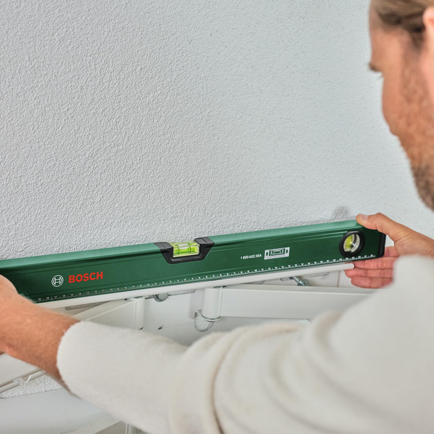 Bosch Wasserwaage 60cm (mit 2 Markierungsschiebern; Horizontale und vertikale fluoreszierende Libellen; Metrische Skala; Aluminiumgehäuse; Softgrip-Stoßdämpfer; V-Nut) 5