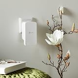 TP-Link RE300 AC1200 Dual Band WiFi Extender EasyMesh UK Plug view 2