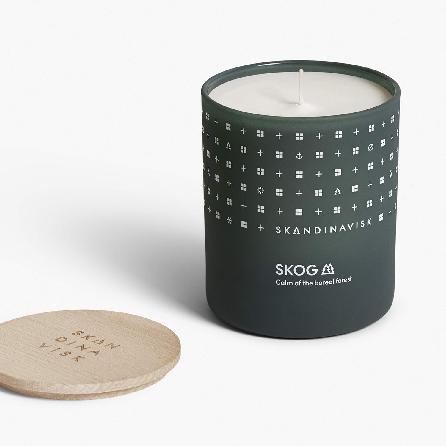 Skandinavisk Skog 'Forest' Scented Candle. Fragrance Notes: Pine Needles and Fir Cones, Birch Sap and Lily of The Valley. 200 g - Image 4